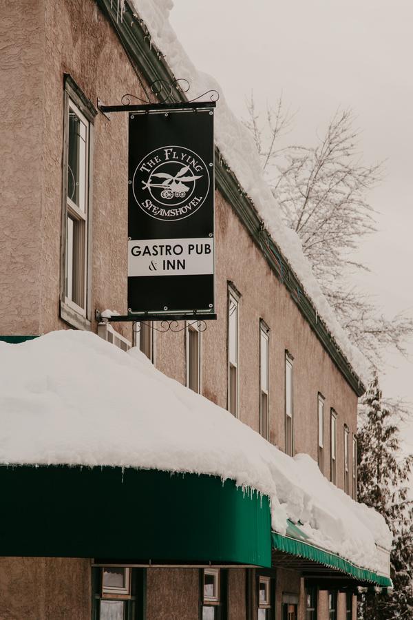 The Flying Steamshovel Inn ロスランド エクステリア 写真